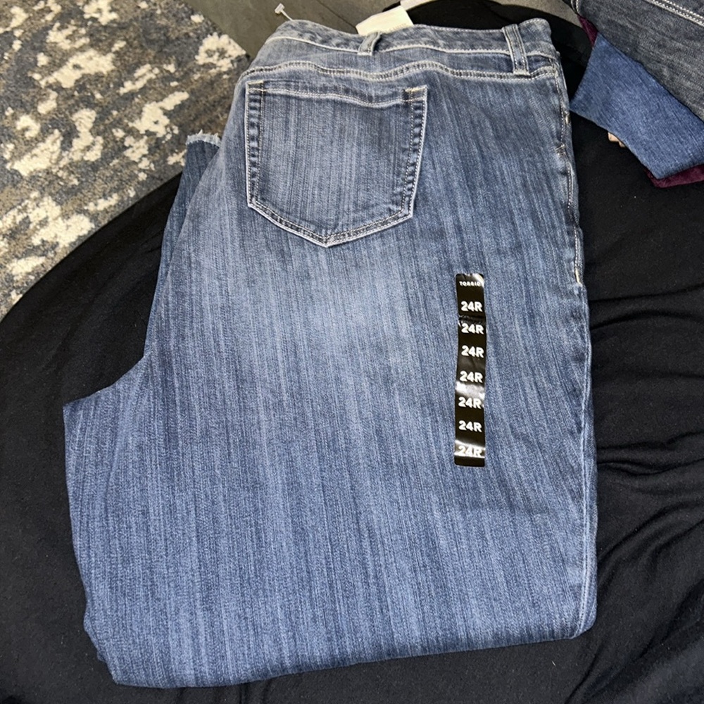 NWT torrid plus size jeans with raw hem- girlfriend jeans - Picture 3 of 12